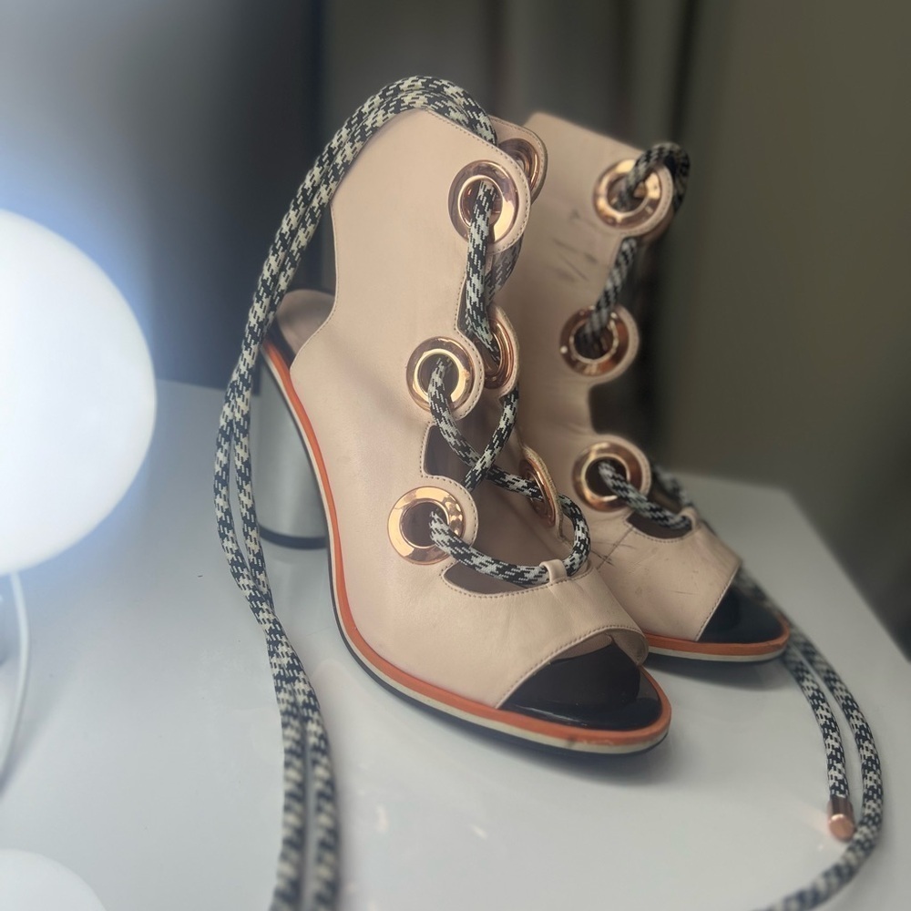 Kat Maconie - Picture 3 of 15